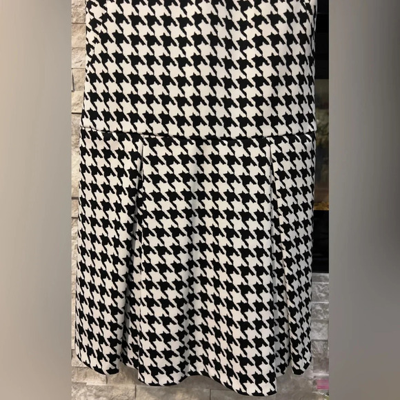 Michael MK size 2 black and white geometric print sleeveless low waist dress - Picture 8 of 13